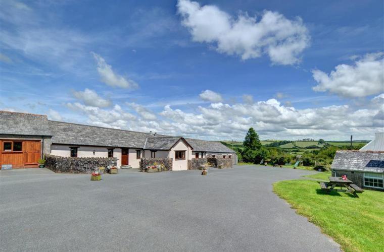 North Tamerton Well Farm Cottages מראה חיצוני תמונה